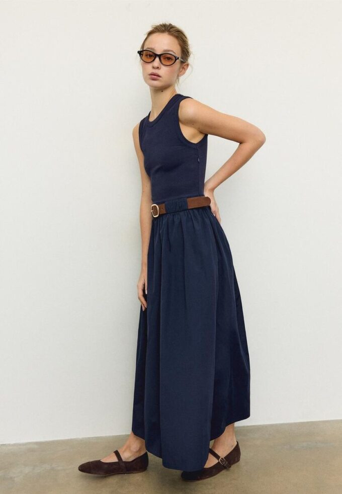 Rochie midi fără mâneci din două materiale, cu curea Rochie midi fără mâneci din două materiale, cu curea