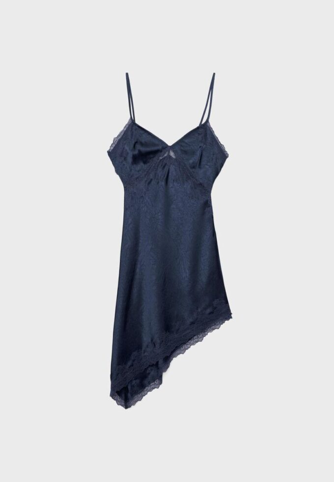 Rochie scurtă asimetrică din satin Rochie scurtă asimetrică din satin