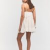 Rochie scurtă cu detalii din dantelă Rochie scurtă cu detalii din dantelă