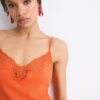 Rochie scurtă din dantelă rustică Rochie scurtă din dantelă rustică
