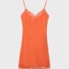 Rochie scurtă din dantelă rustică Rochie scurtă din dantelă rustică