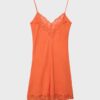 Rochie scurtă din dantelă rustică Rochie scurtă din dantelă rustică