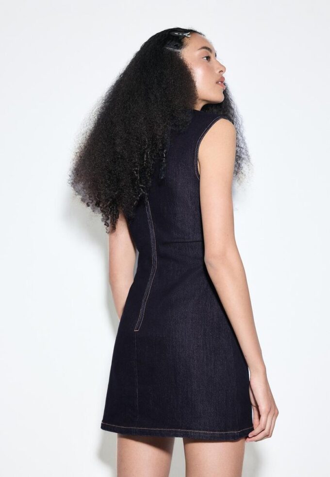 Rochie scurtă din denim