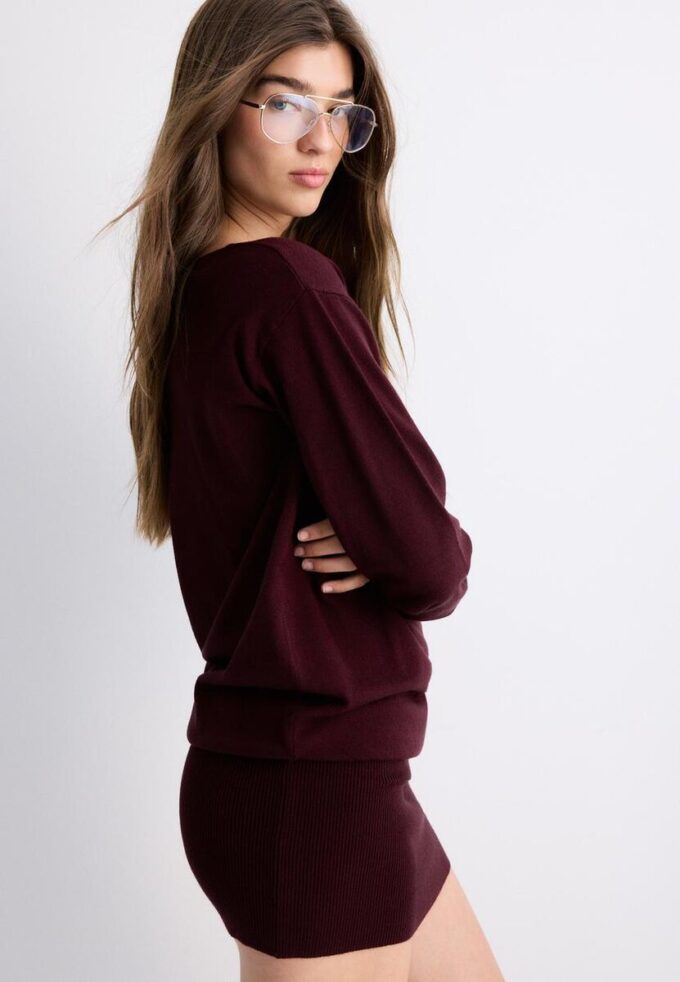 Rochie scurtă din tricot cu guler barcă Rochie scurtă din tricot cu guler barcă
