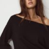Rochie scurtă din tricot cu guler barcă