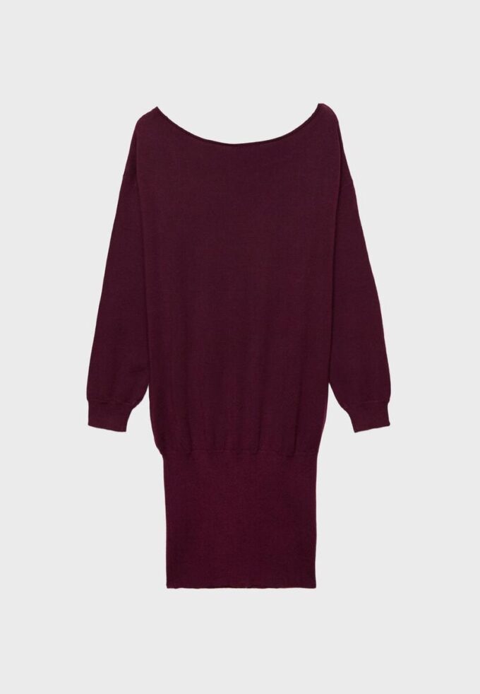 Rochie scurtă din tricot cu guler barcă Rochie scurtă din tricot cu guler barcă