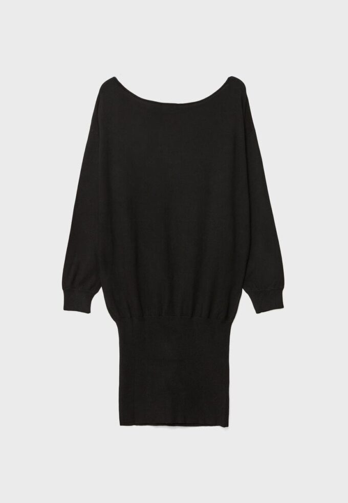 Rochie scurtă din tricot cu guler barcă