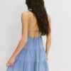 Rochie scurtă, fluidă, cu detaliu legat la spate Rochie scurtă, fluidă, cu detaliu legat la spate
