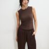 Salopetă cu guler halter din satin Salopetă cu guler halter din satin