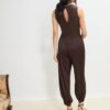 Salopetă cu guler halter din satin Salopetă cu guler halter din satin