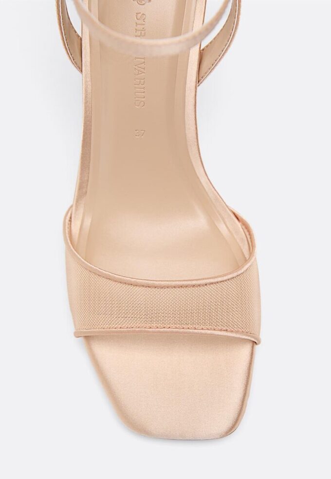Sandale cu toc stiletto din plasă Sandale cu toc stiletto din plasă
