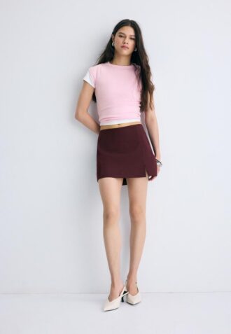 Skort cu despicătură laterală