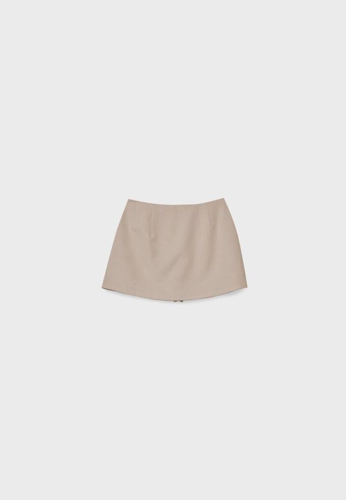 Skort cu despicătură laterală Skort cu despicătură laterală