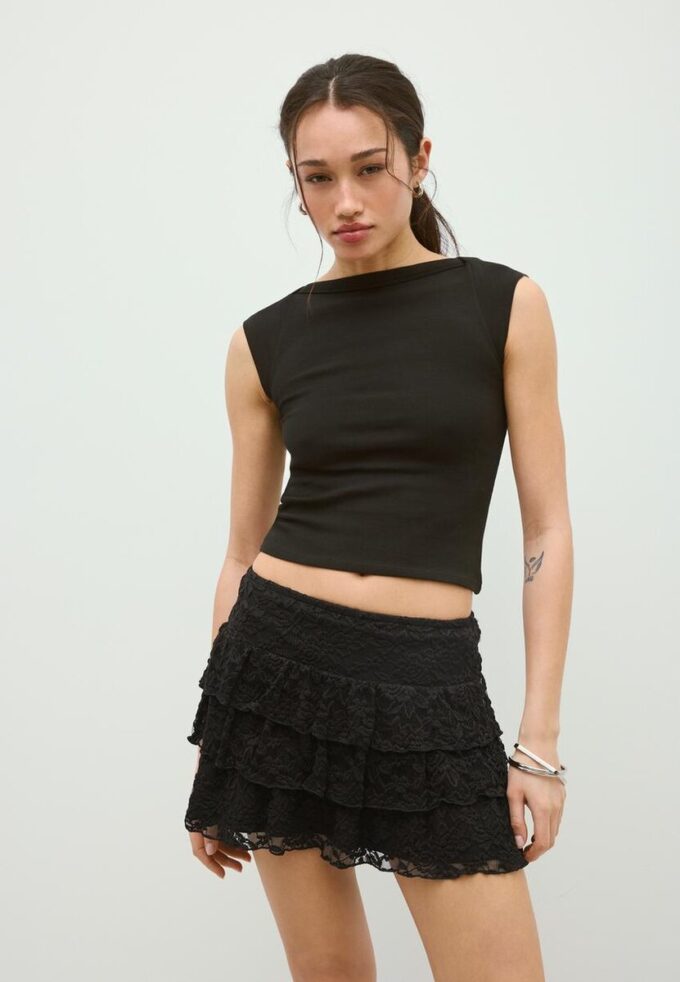 Skort din dantelă Skort din dantelă