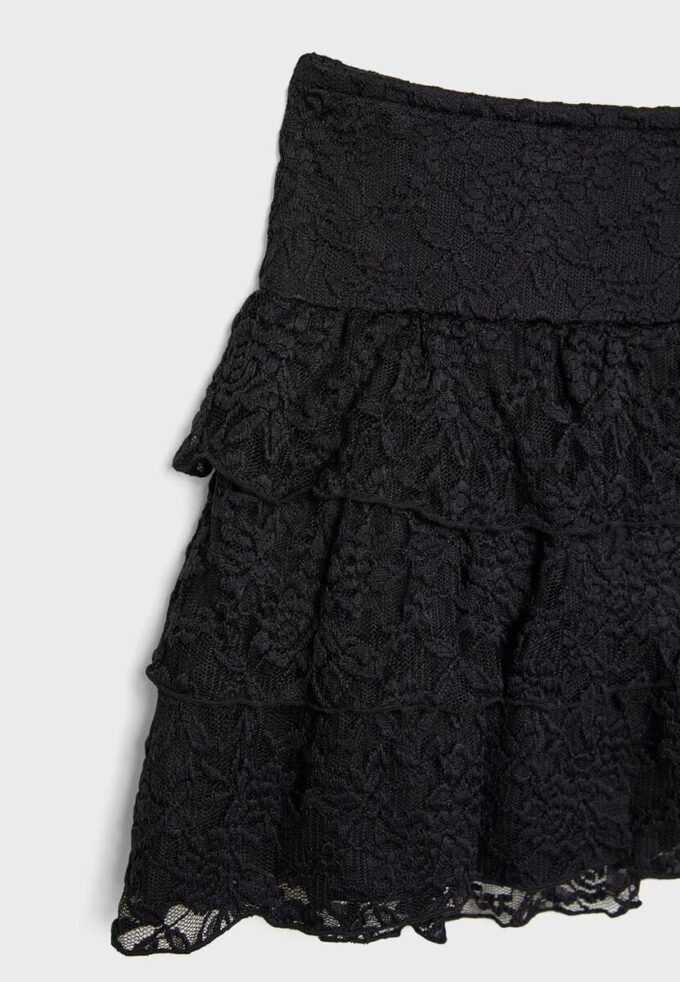 Skort din dantelă Skort din dantelă