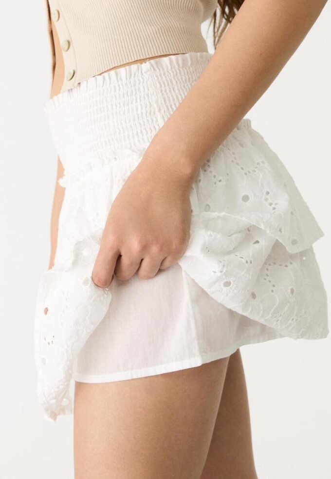 Skort fluidă cu broderie Skort fluidă cu broderie