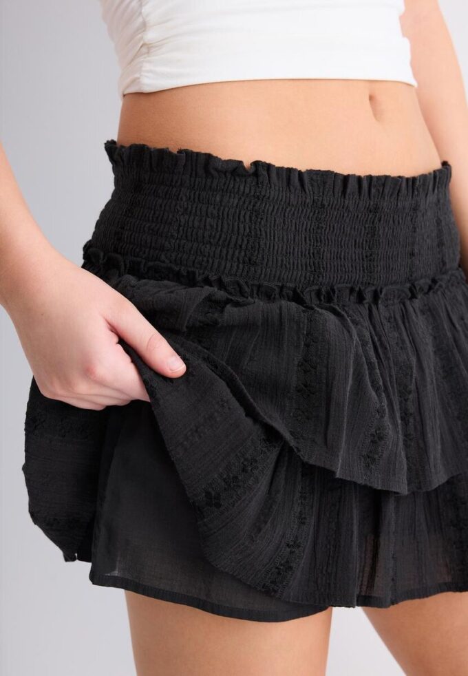 Skort fluidă cu volane Skort fluidă cu volane
