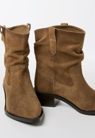 Slouchy ghete din piele de cowboy cu talpă joasă Slouchy ghete din piele de cowboy cu talpă joasă
