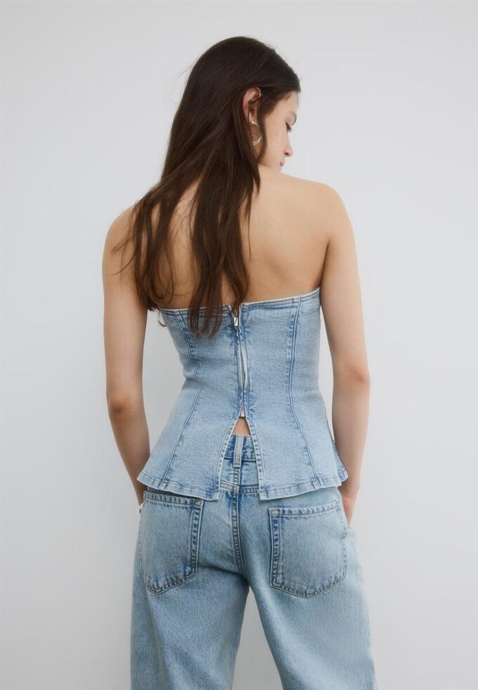 Top bustieră din denim strălucitor