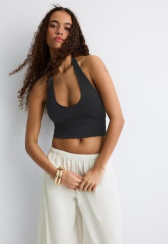 Top scurt cu gât halter