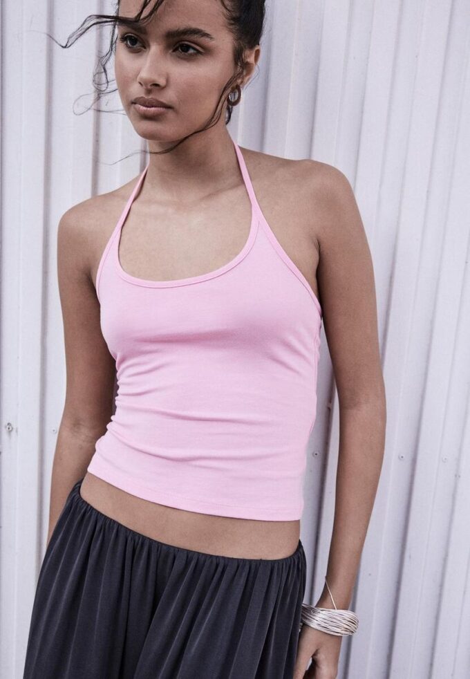 Top tricotat cu gât halter Top tricotat cu gât halter