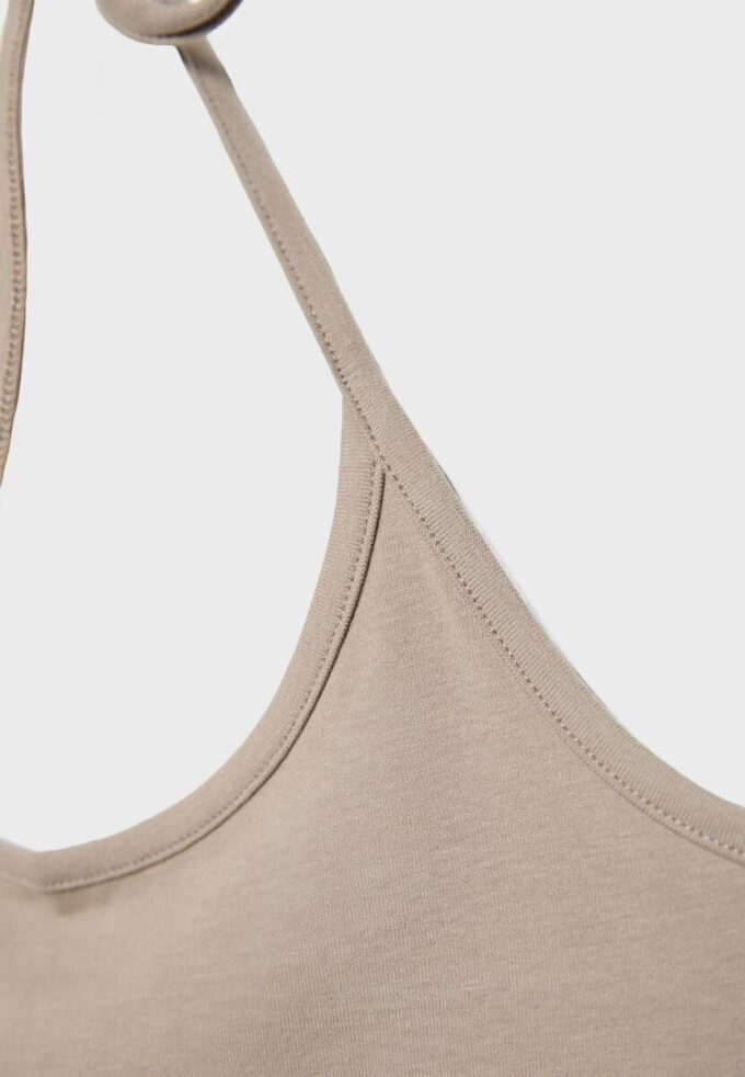 Top tricotat cu gât halter Top tricotat cu gât halter