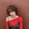 Topuri asimetric din dantelă