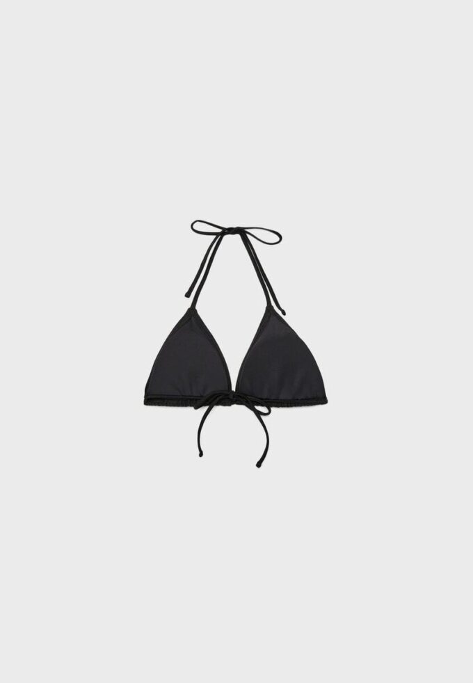 Topuri de bikini triunghiulare cu flori brodate Topuri de bikini triunghiulare cu flori brodate