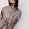 Trench cu guler înalt, aspect piele Trench cu guler înalt, aspect piele