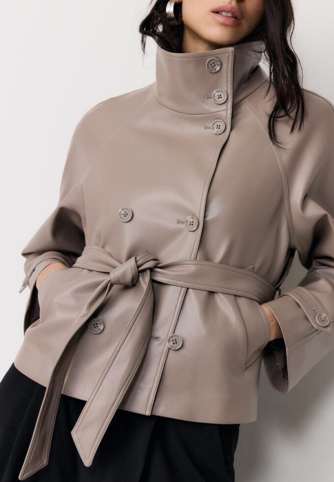 Trench cu guler înalt, aspect piele Trench cu guler înalt, aspect piele