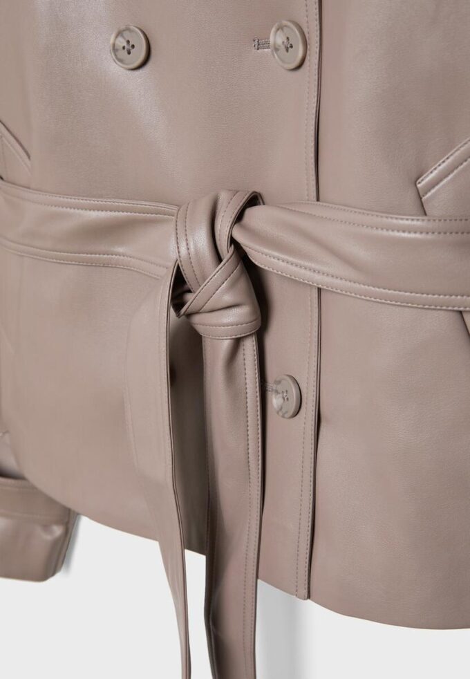 Trench cu guler înalt, aspect piele Trench cu guler înalt, aspect piele