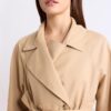 Trench scurt și fluid, cu curele Trench scurt și fluid, cu curele
