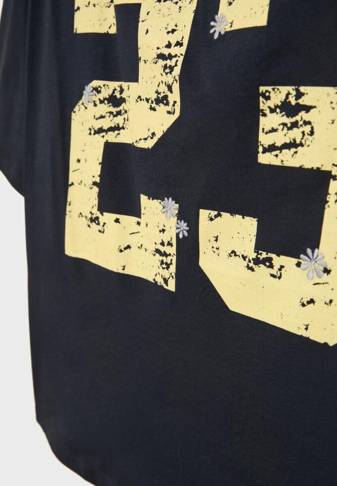 Tricou cu mâneci scurte 23