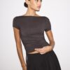 Tricou cu mâneci scurte și drapaj lateral Tricou cu mâneci scurte și drapaj lateral