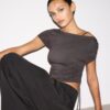 Tricou cu mâneci scurte și drapaj lateral Tricou cu mâneci scurte și drapaj lateral