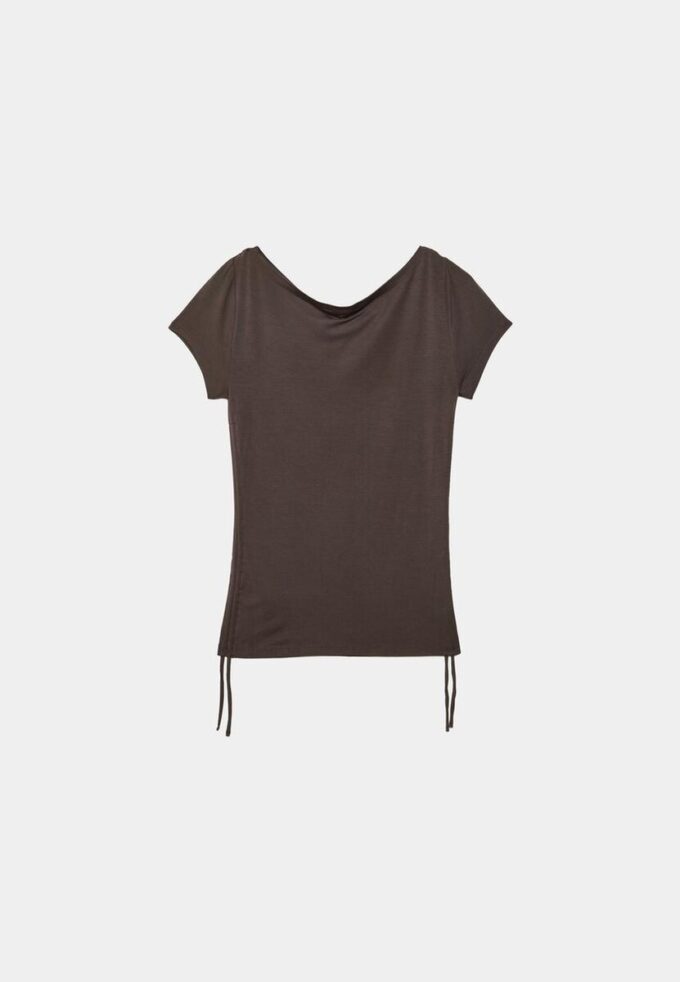 Tricou cu mâneci scurte și drapaj lateral Tricou cu mâneci scurte și drapaj lateral