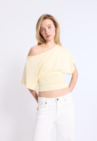 Tricou cu mâneci scurte și guler barcă