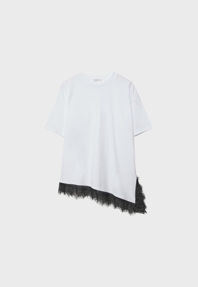 Tricou cu mâneci scurte și tiv din dantelă Tricou cu mâneci scurte și tiv din dantelă