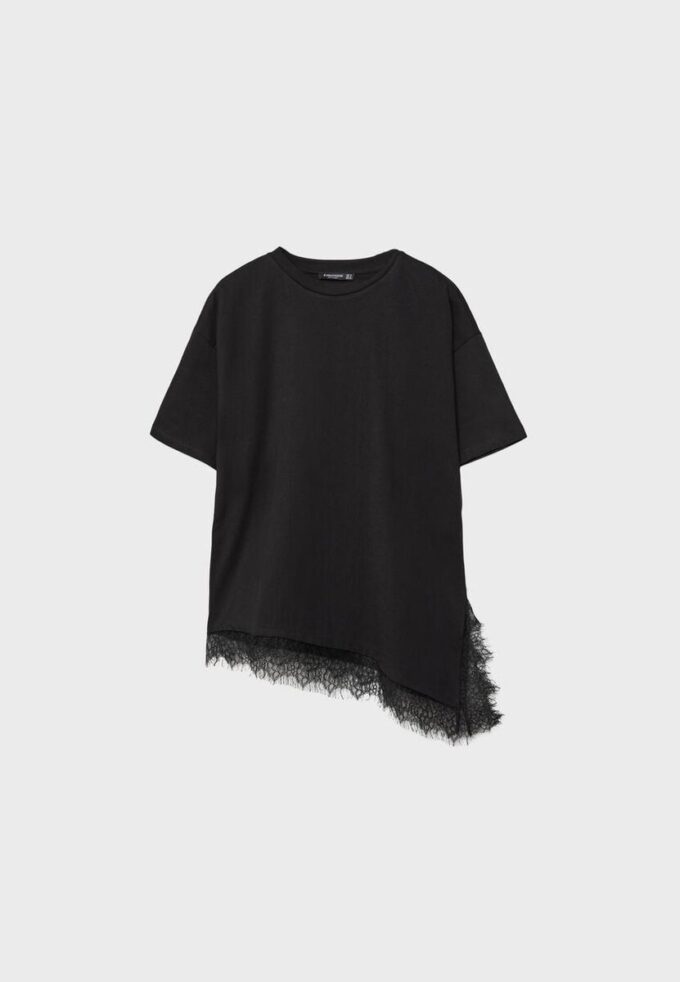 Tricou cu mâneci scurte și tiv din dantelă Tricou cu mâneci scurte și tiv din dantelă