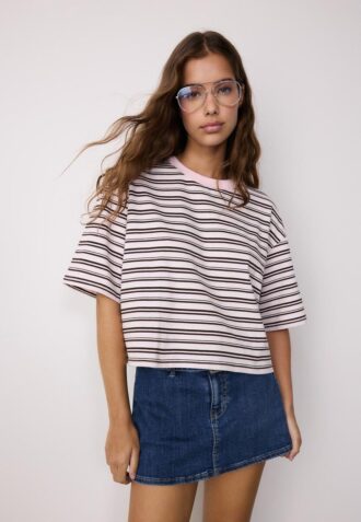 Tricou cu mâneci scurte în dungi Tricou cu mâneci scurte în dungi
