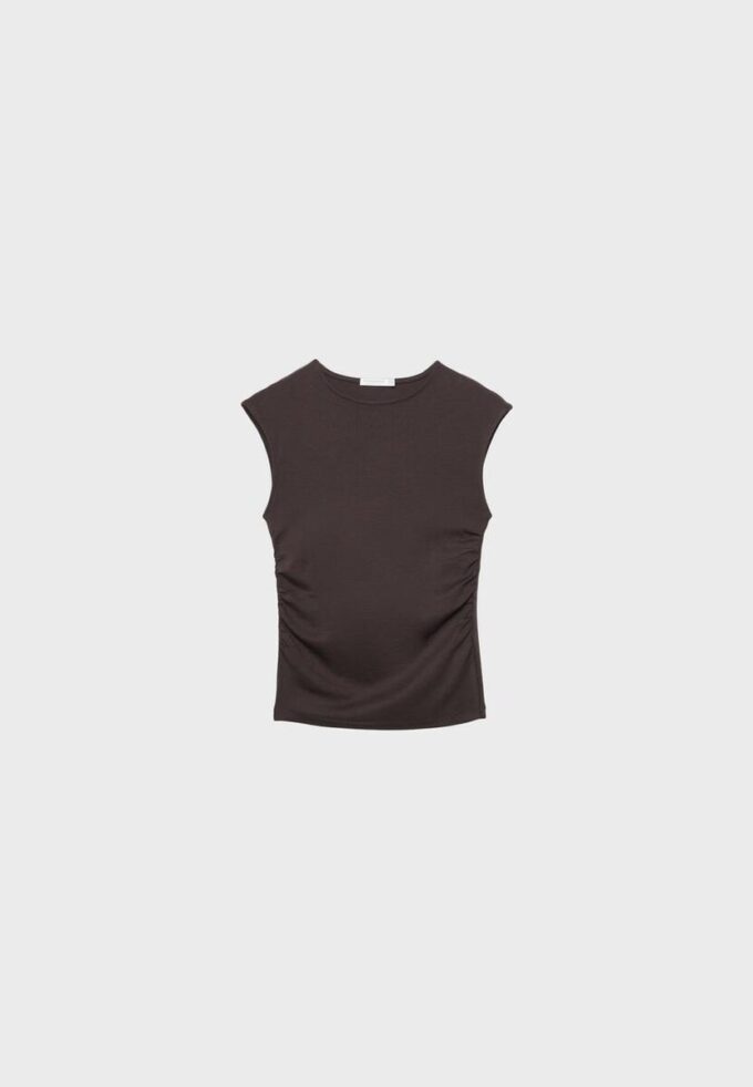 Tricou de bază ajustat cu volane Tricou de bază ajustat cu volane