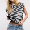 Tricou de bază cu dungi și umeri căptușiți Tricou de bază cu dungi și umeri căptușiți