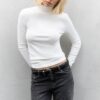Tricou de bază cu guler înalt Tricou de bază cu guler înalt