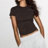 Tricou de bază cu mâneci scurte și guler rotund Tricou de bază cu mâneci scurte și guler rotund
