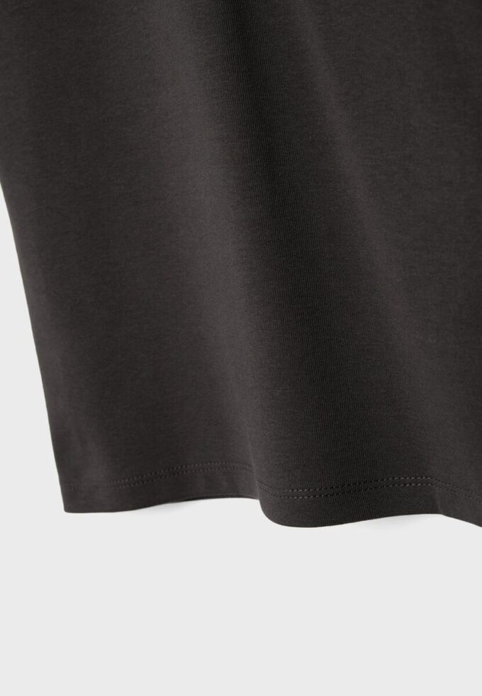 Tricou de bază cu mâneci scurte și guler rotund Tricou de bază cu mâneci scurte și guler rotund