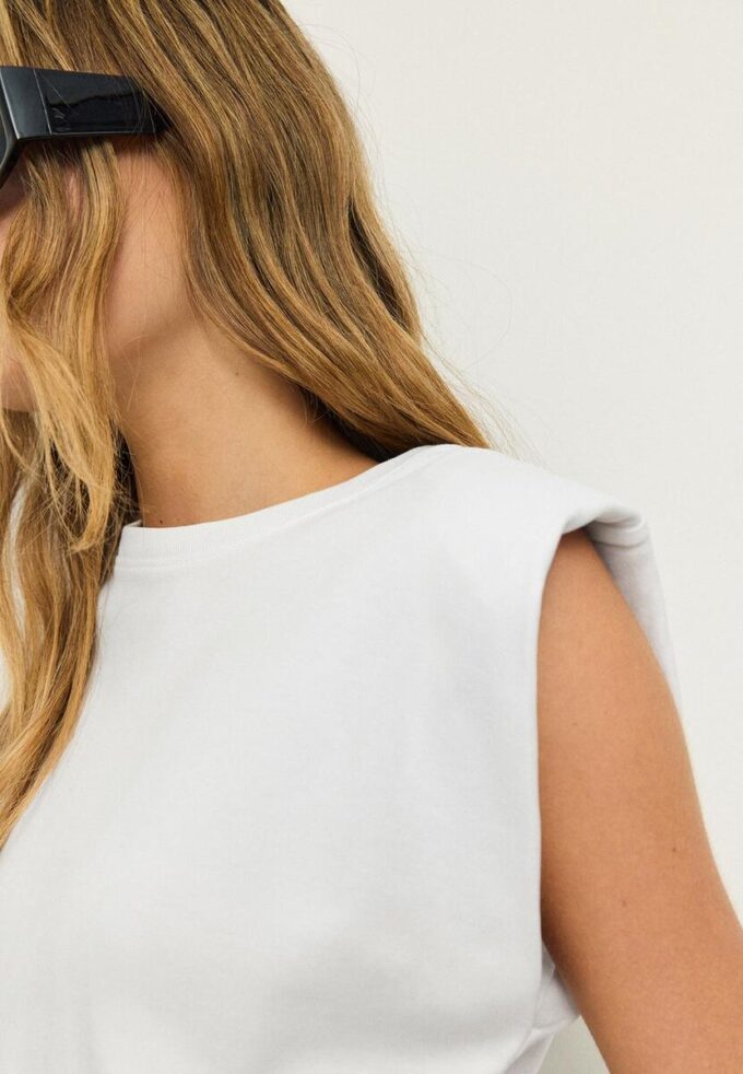 Tricou de bază cu umeri căptușiți Tricou de bază cu umeri căptușiți