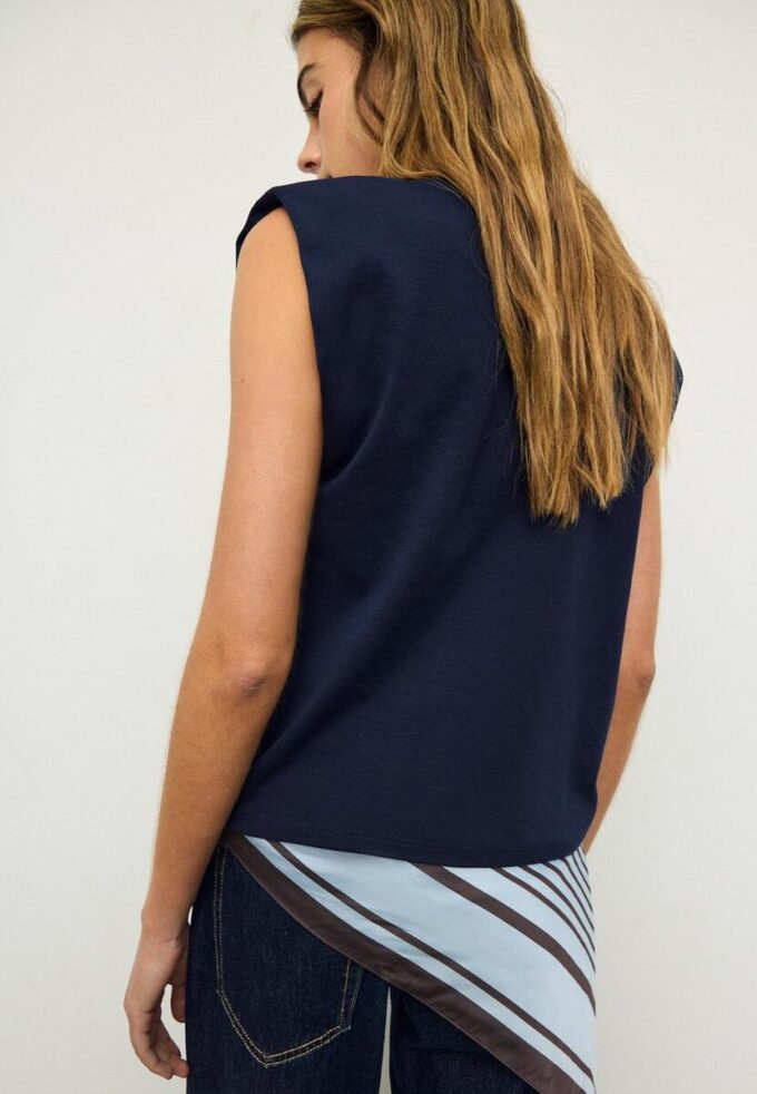 Tricou de bază cu umeri căptușiți Tricou de bază cu umeri căptușiți