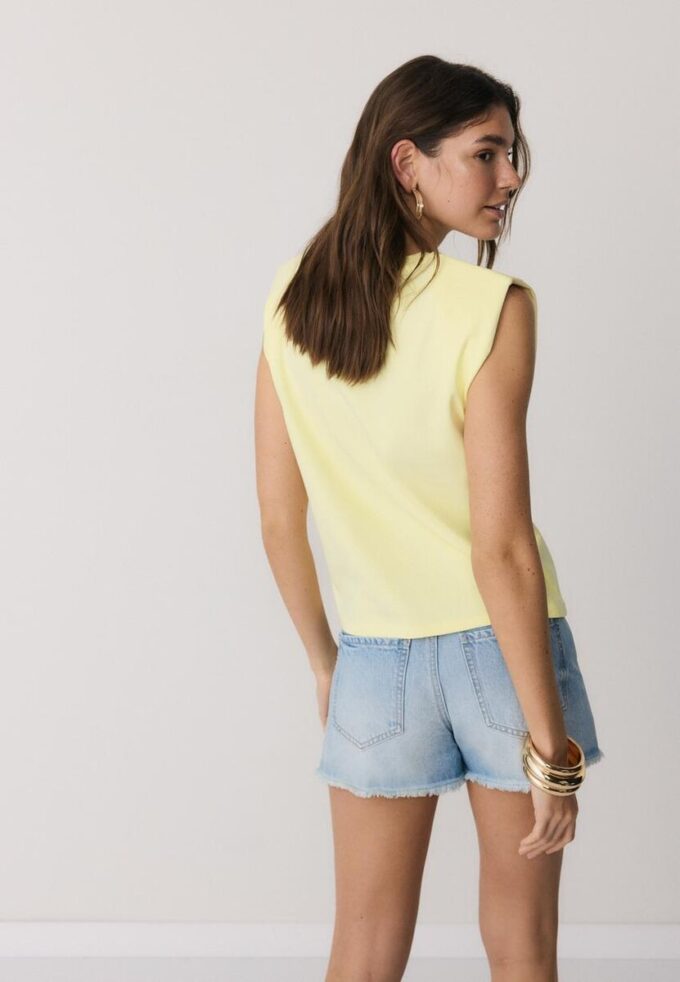 Tricou de bază cu umeri căptușiți Tricou de bază cu umeri căptușiți