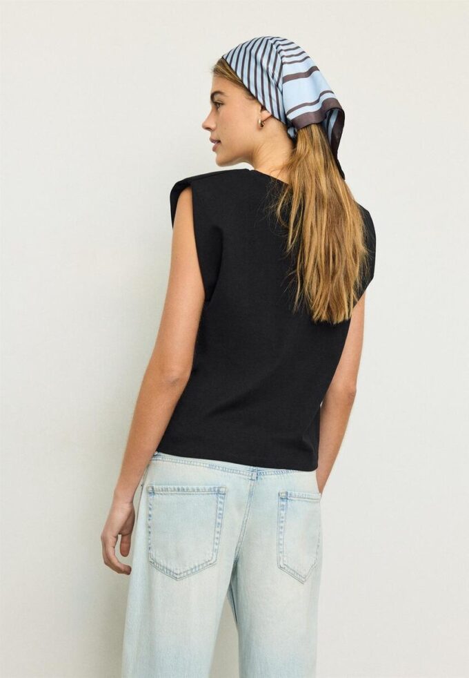 Tricou de bază cu umeri căptușiți Tricou de bază cu umeri căptușiți