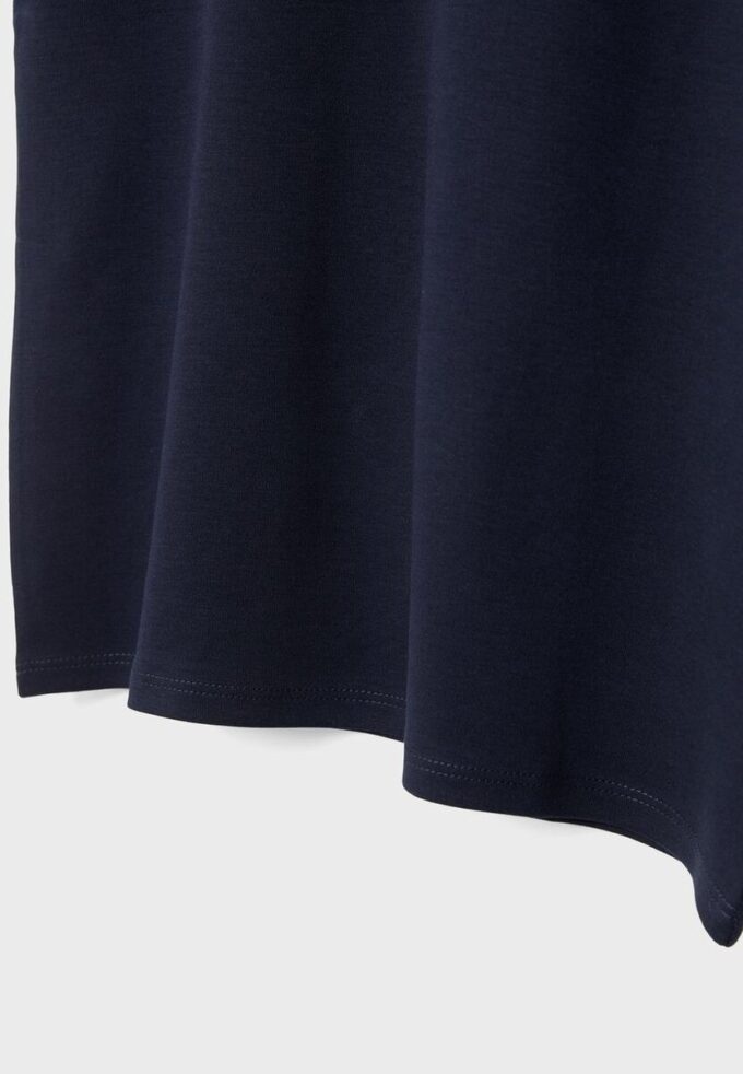 Tricou de bază cu umeri căptușiți Tricou de bază cu umeri căptușiți